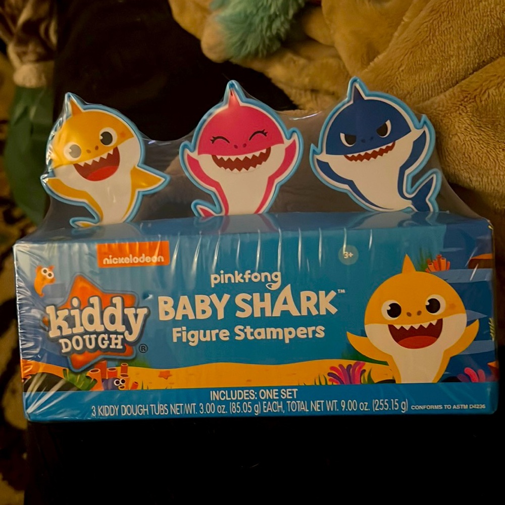 Pink fong Baby Shark figure stampers